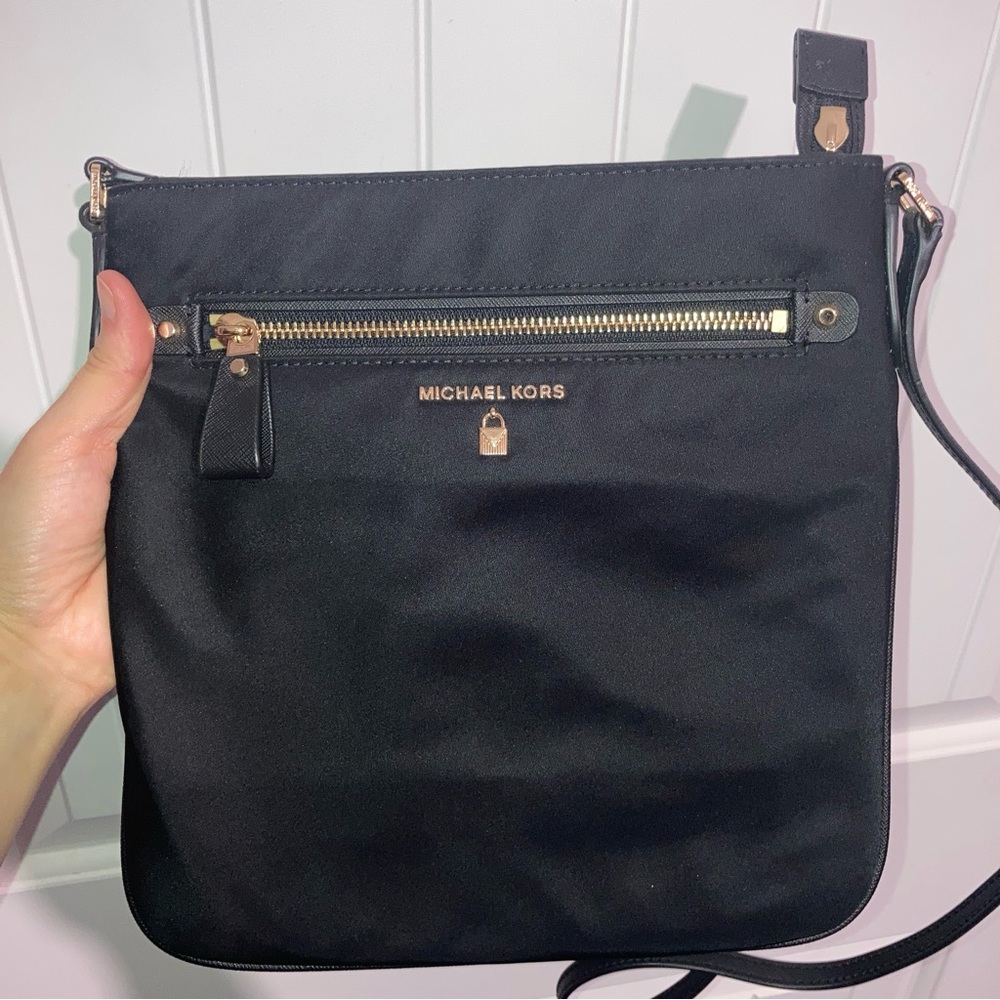 🆕 Michael Kors Kelsey Nylon Minimalist Black Crossbody Bag